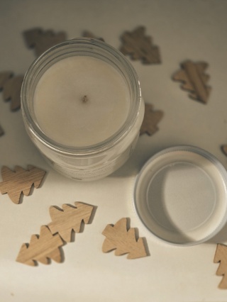 Świeca z nutą pomarańczy i goździków